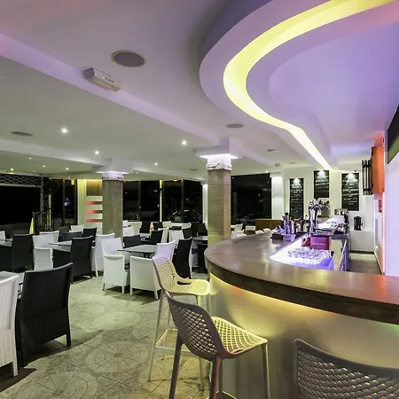 Amphitriti Hotel Pefki