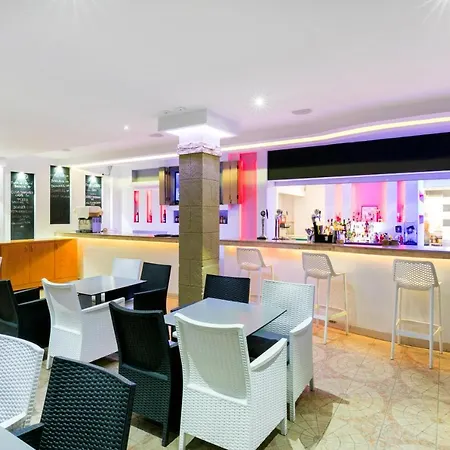 Amphitriti Hotel 2*
